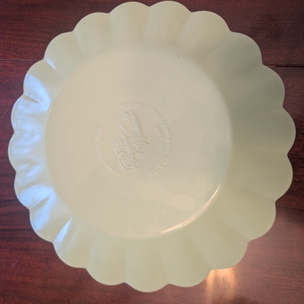 Pioneer Woman Dishes. Jade Green. Creamer, Scalloped Salad And Dinner Plates - Picture 10 of 11